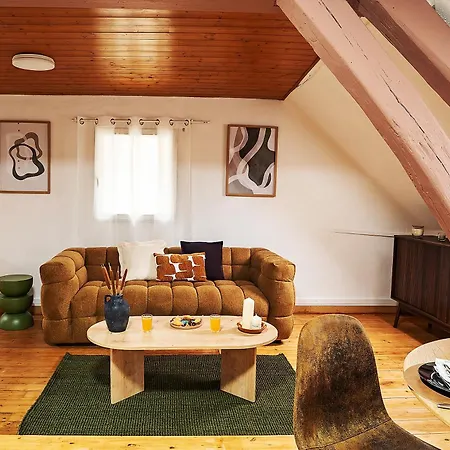 Renovated Duplex In The Heart Of