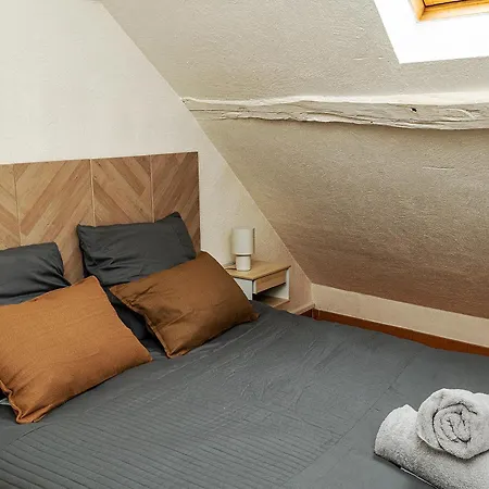 Апартаменты Renovated Duplex In The Heart Of *