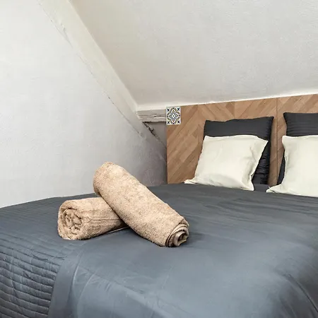 Renovated Duplex In The Heart Of